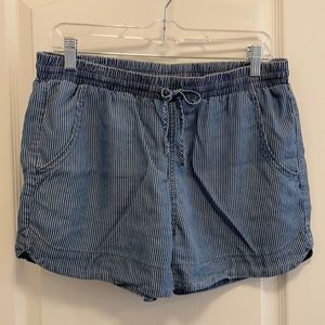 Universal Thread pull-on shorts, denim stripe, szM